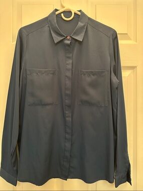 Classic Long-Sleeve Button Front Shirt in Navy
